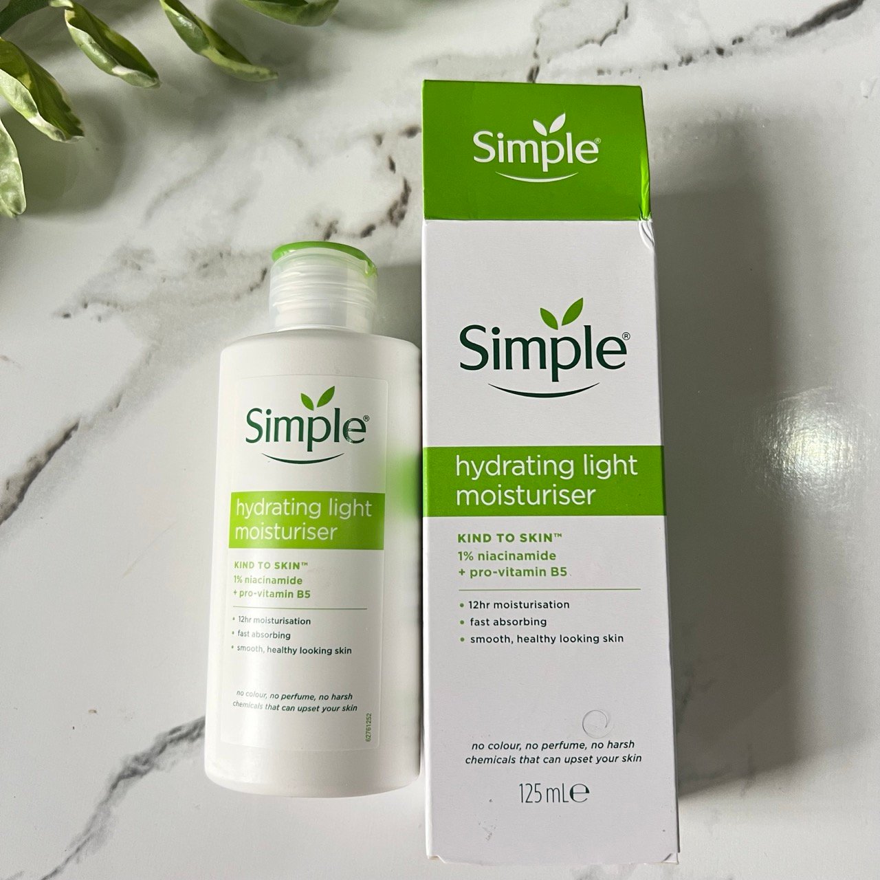 Simple Hydrating Light Moisturizer - Image 2